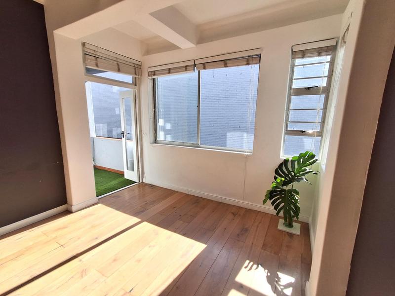 0 Bedroom Property for Sale in Sea Point Western Cape